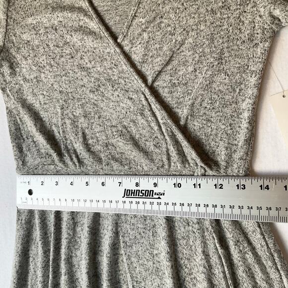 Alya Women Dress size M ShortSleeve V-neck A-line KneeLength Stretchy Gray - Picture 4 of 10